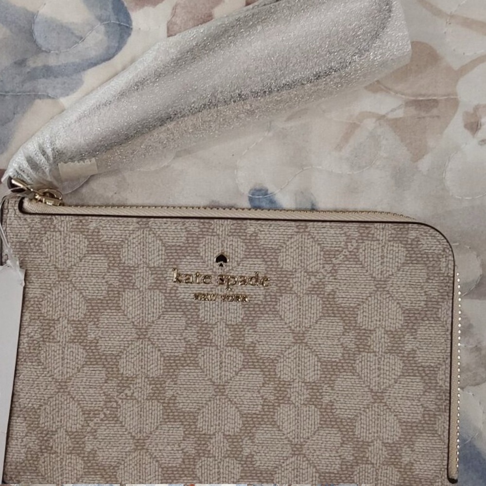 NWT Kate Spade Lucy Flower L-Zip Wristlet - Picture 9 of 12